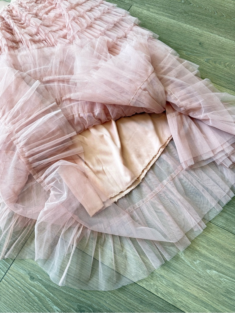 Tana Tulle Pleated Tiered Maxi Skirt - Blush Pink Size Medium - Picture 8 of 12